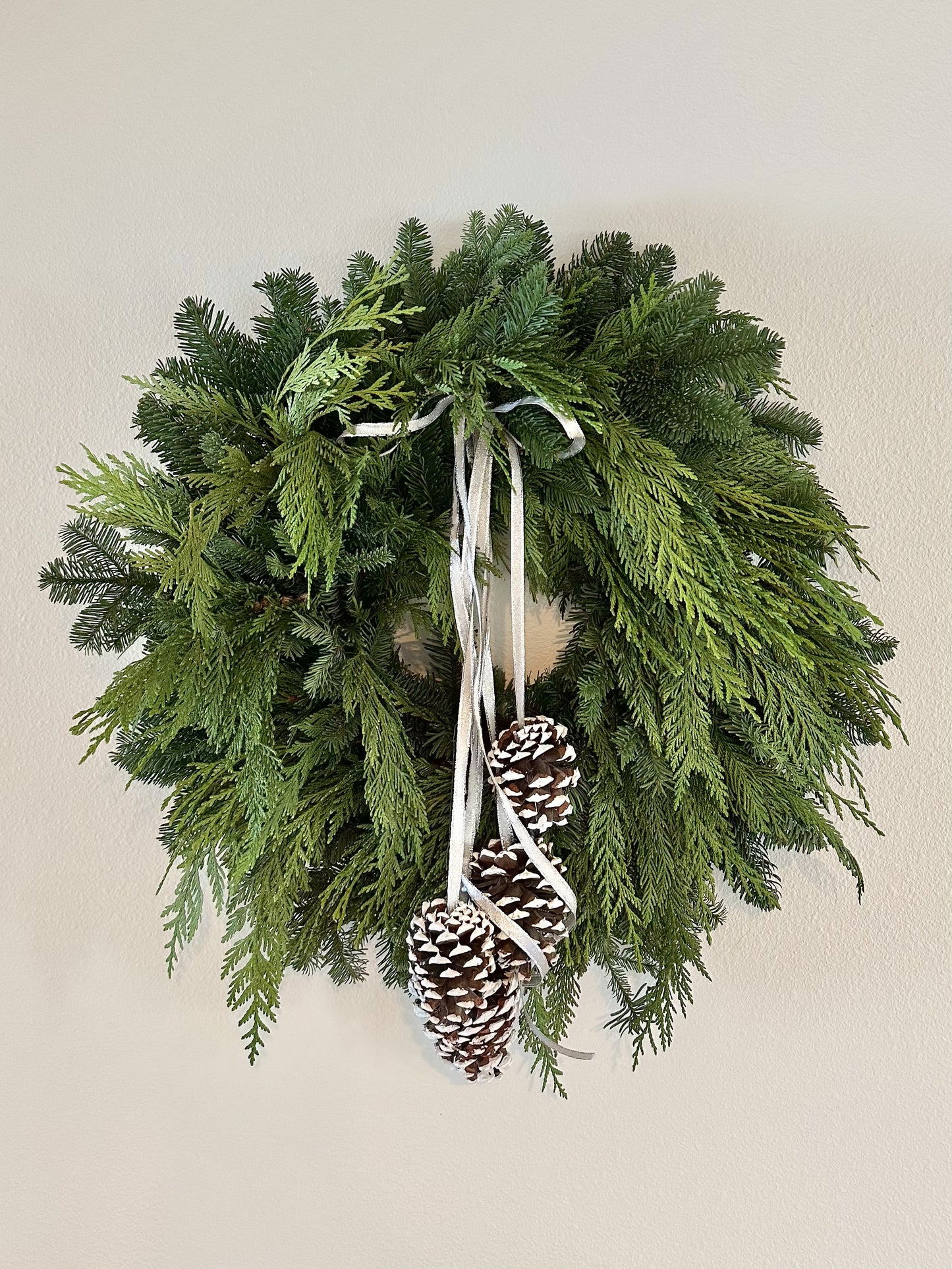 Fresh Evergreens Silvercrest Garland