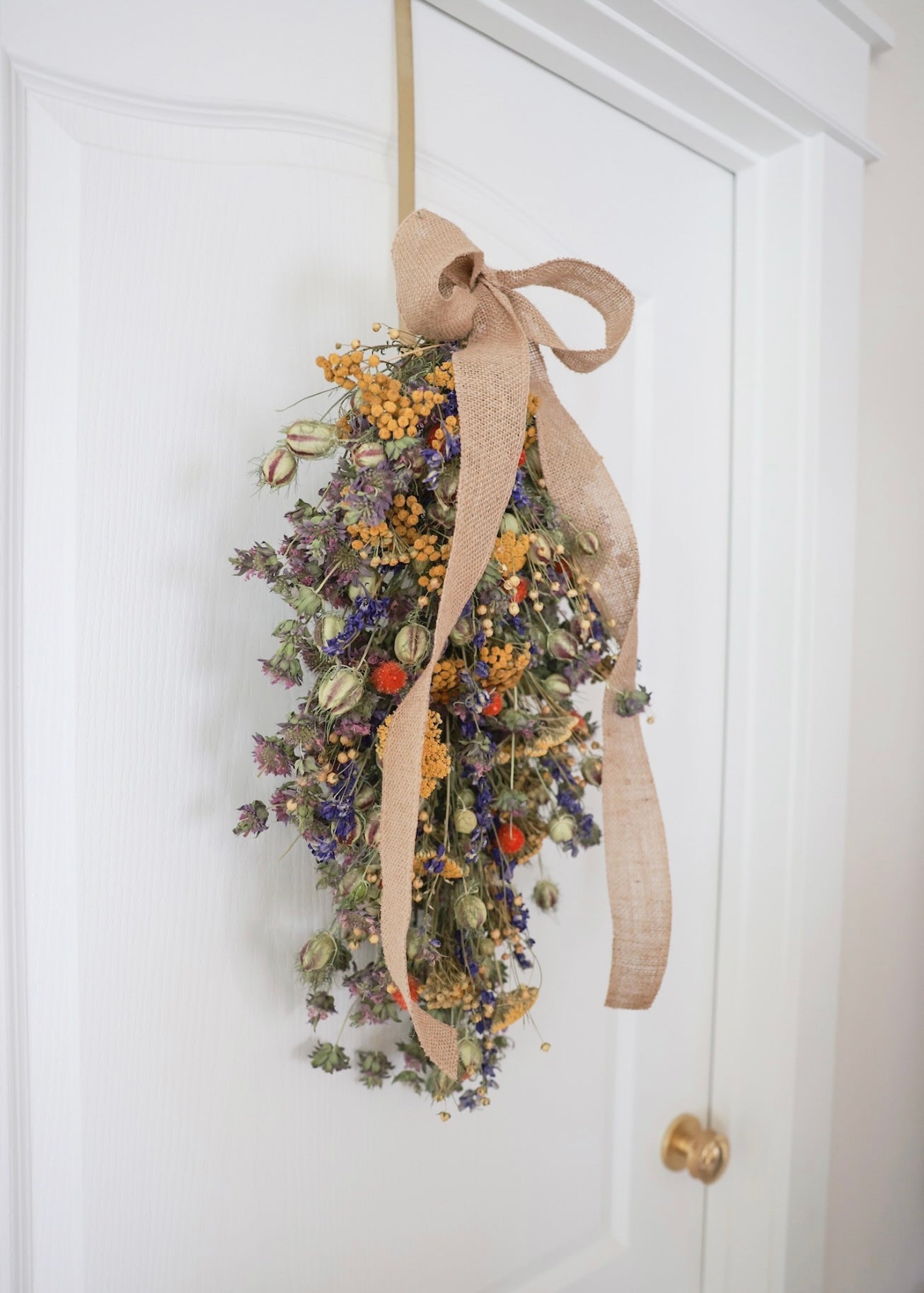 Dried Swedish Everlasting Summer Door Greeter Swag