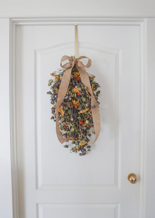Dried Swedish Everlasting Summer Door Greeter Swag