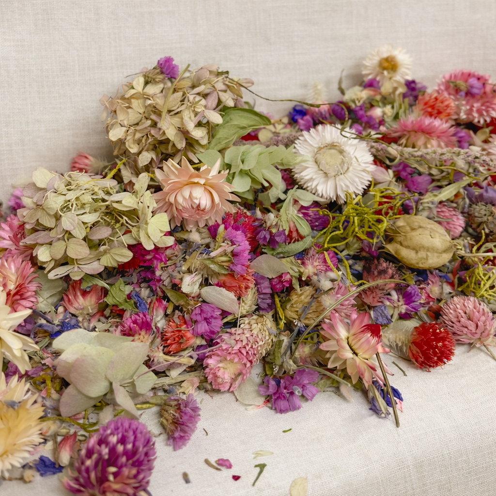 Everlasting Dried Flower Confetti with Hydrangea and Strawflowers